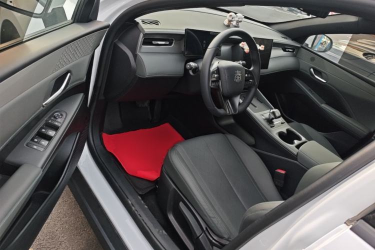 Used BYD Qin PLUS 2025 DM-i Smart Drive 55KM Leading Model
