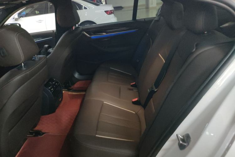 Used BMW 5 Series 2022 Restyled 530Li Leading Edition M Sport Package Left Rear Seat