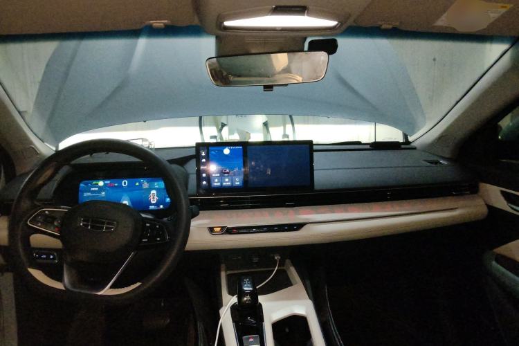 Used Geely Auto Emgrand L HiP 2022 1.5TD-DHT Pro 100KM Super Rui Center Console