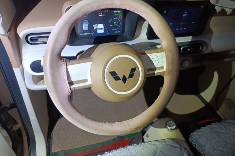 Used Wuling Hongguang MINIEV 2024 3rd Generation 215km Advanced Version
