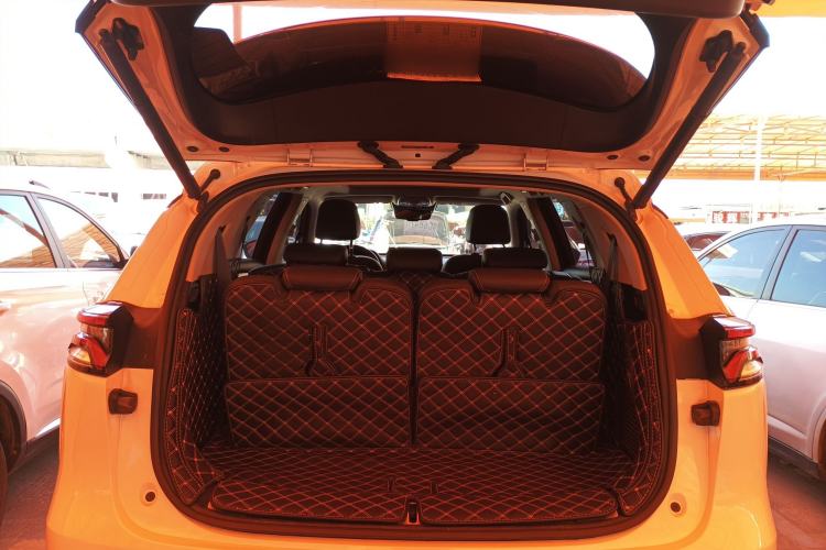 Used BYD Tang 2018 2.0T Automatic SmartConnect Prestige 7-Seater China V Standard
