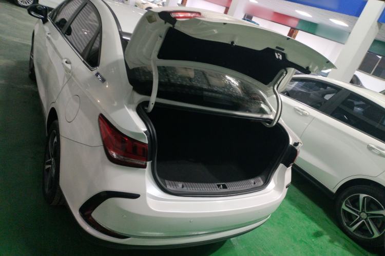 Used BAIC Beijing EU5 2018 R550 Smart Trend Edition
