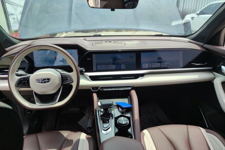 Used Geely Auto Monjaro L 2024 2.0TD High-Power Automatic Two-Wheel Drive Yunqi Version Center Console