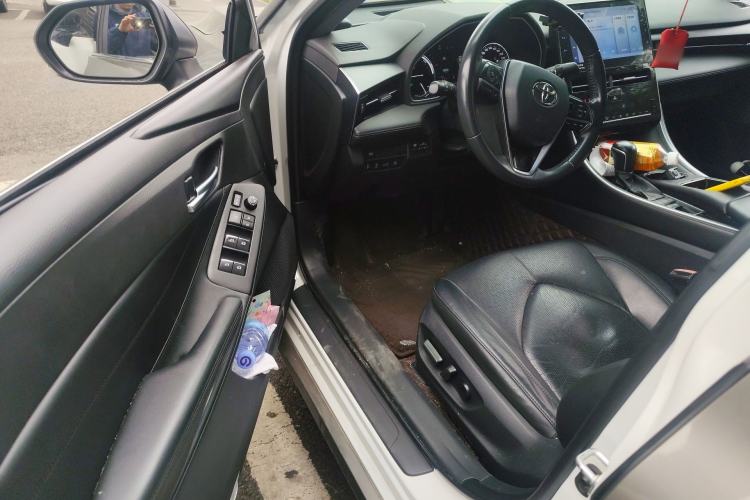 Used Toyota Avalon 2022 Dual-Engine 2.5L Luxury Edition Driver Seat