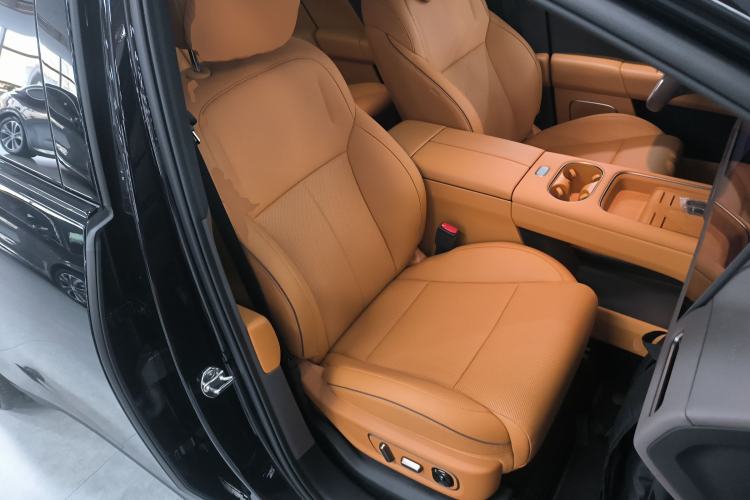 Used Li Auto Li Auto i6 2025 Model Four-Wheel-Drive Standard Type
