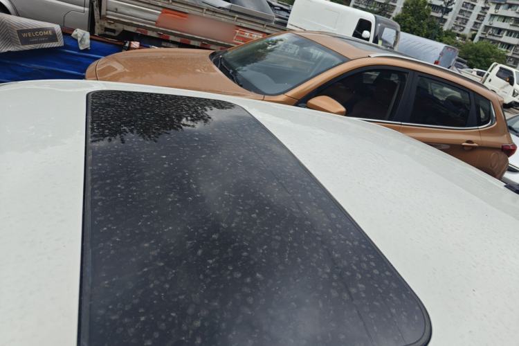 Used Volkswagen Lavida 2017 1.6L Automatic Comfort Edition Roof