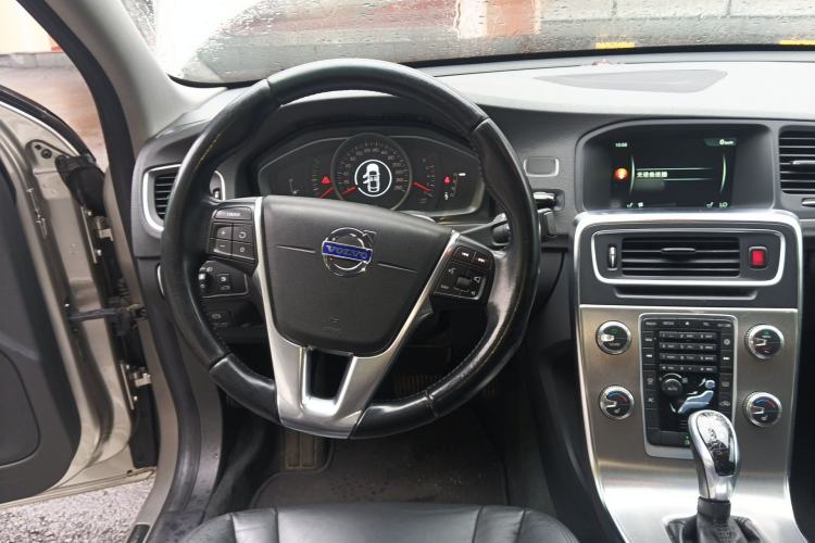 Used Volvo S60 2014 S60L 2.0T Smart Drive Edition Steering Wheel