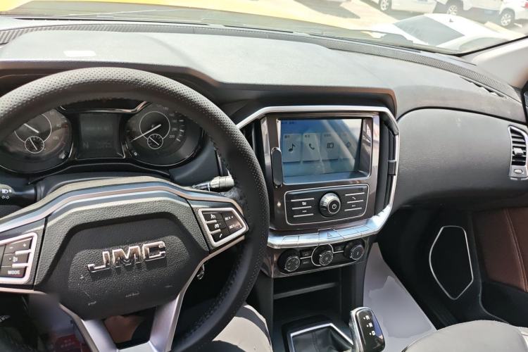 Used JMC Yuhu EV 2022 4x2 LX JX1032PSEF5BEV Center Console