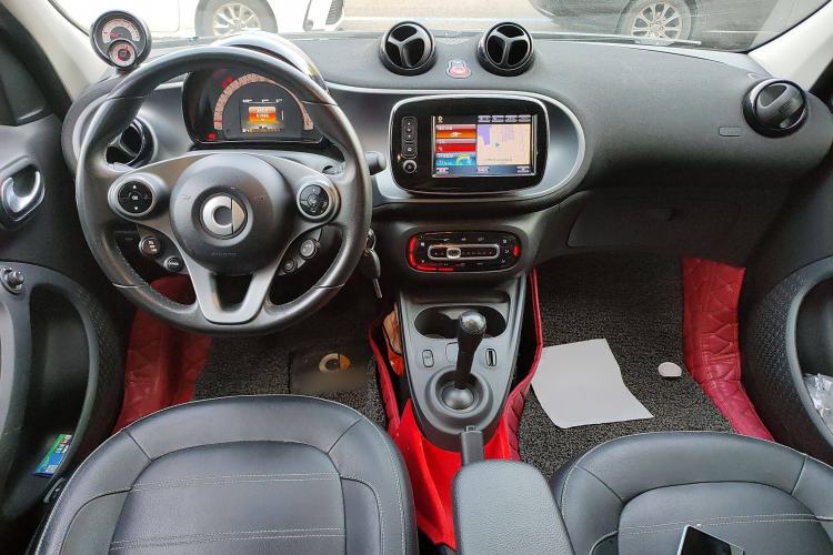 Used smart forfour 2018 0.9T 66 kW Pioneer Edition