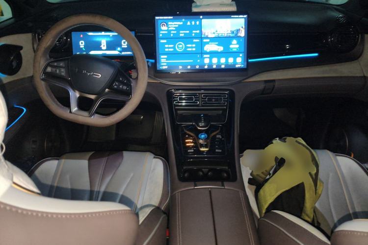 Used BYD Frigate 07 2023 DM-i 205KM Prestige Model
