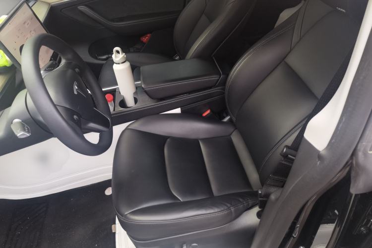 Used Tesla Model Y 2023 Long-Range All-Wheel-Drive Version Left Front Seat