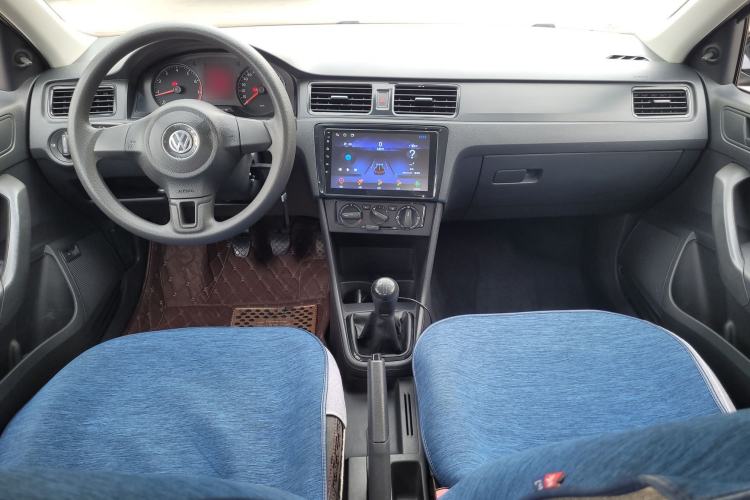 Used Volkswagen Santana 2015 1.6L Manual Fashion Edition Interior 2