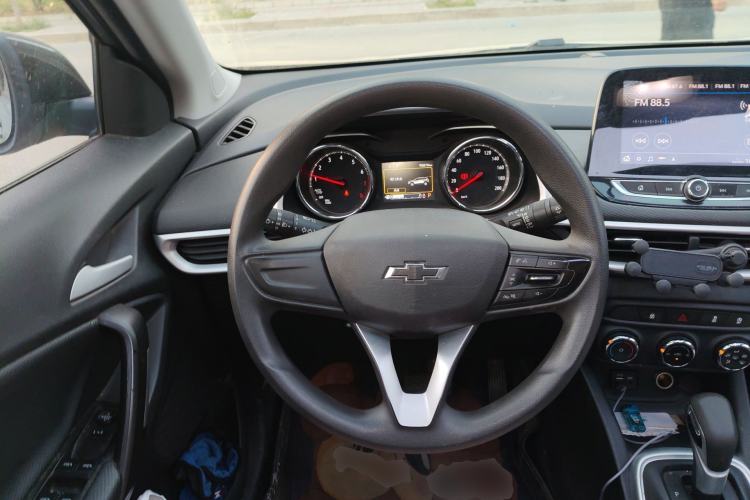 Used Chevrolet Trax 2019 Redline 325T Automatic Fun Edition China VI Standard Steering Wheel