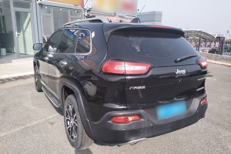 Used Jeep Cherokee 2017 2.0L Superior Edition