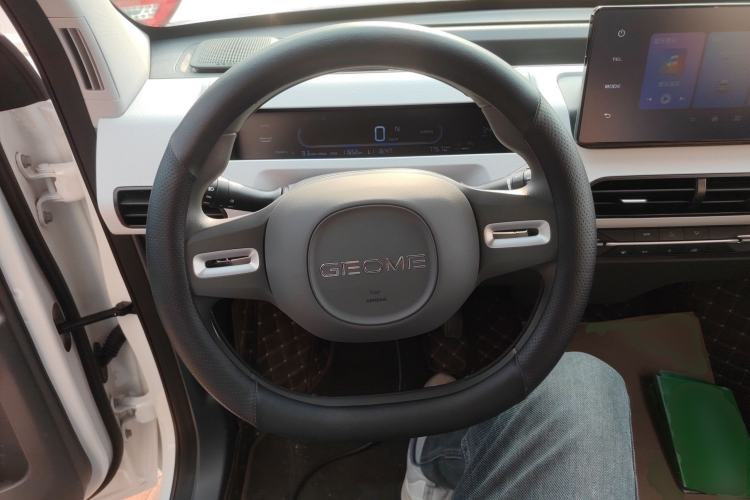 Used Geely Galaxy Panda 2024 Panda Mini 200km Endurance Bear Steering Wheel