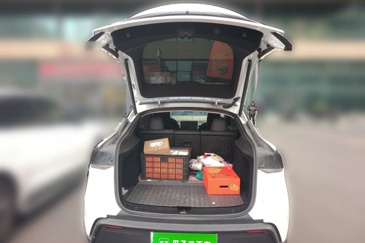 Used Tesla Model Y 2025 Rear-Wheel-Drive Version
