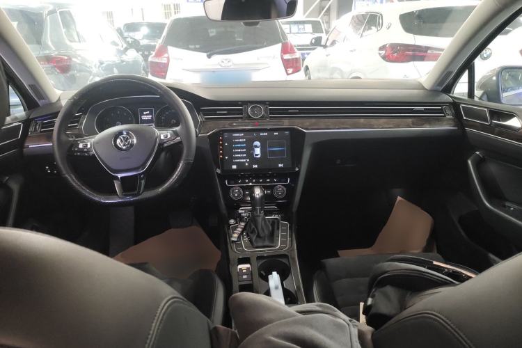 Used Volkswagen Magotan 2017 330TSI DSG Luxury Model