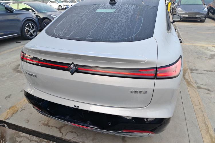 Used Baojun Enjoy 2025 Plug-in Hybrid 140km Luxury Edition
