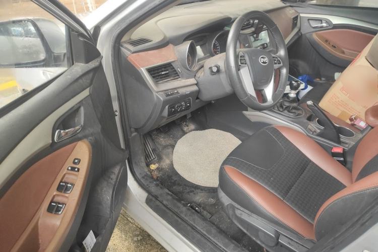 Used BYD G5 2014 1.5TI Manual Luxury Edition