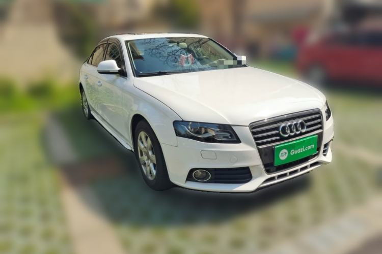 Used Audi A4L 2012 2.0 TFSI automatic Comfort trim level
