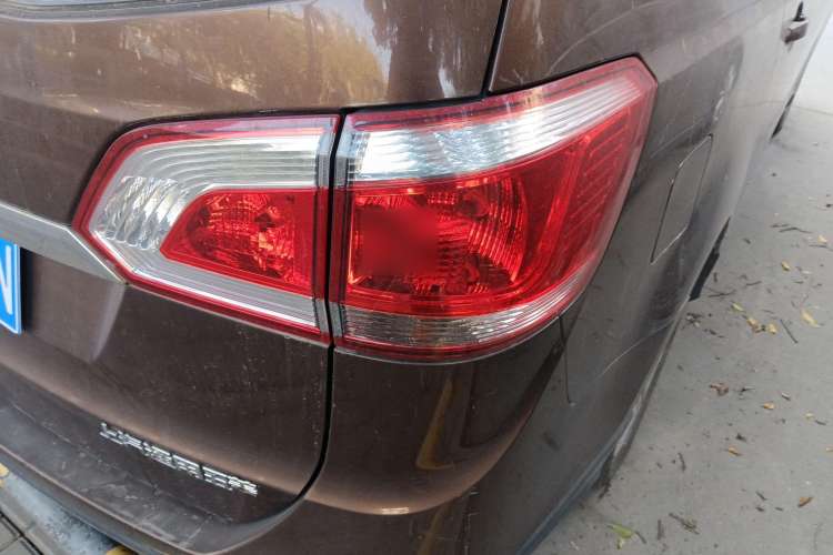 Used Baojun 730 2014 1.5L manual standard trim 7 seats