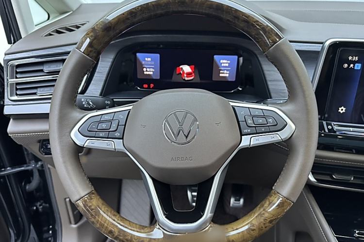 Used Volkswagen Viloran 2024 380TSI Luxury Edition