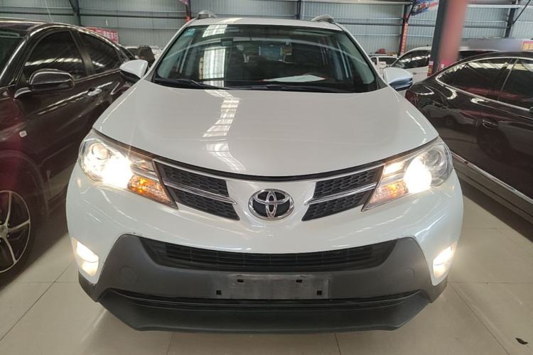Used Toyota RAV4 2015 2.0L CVT Two-Wheel Drive Fashion Edition