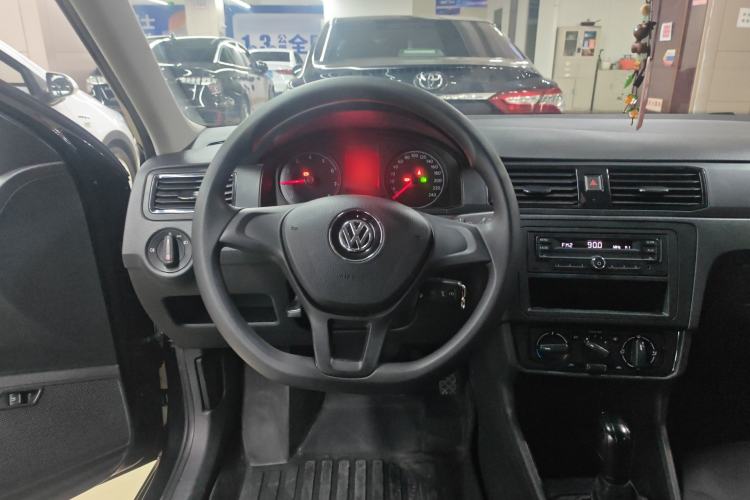 Used Volkswagen Santana 2016 1.6L Automatic Fashion Edition Steering Wheel