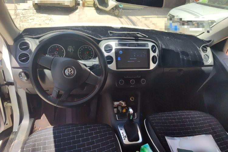 Used Volkswagen Tiguan 2016 280TSI Automatic Two-Wheel-Drive Silk Road Style Edition Center Console