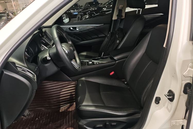 Used Infiniti Q50L 2018 2.0T Enjoyment Version China VI Standard
