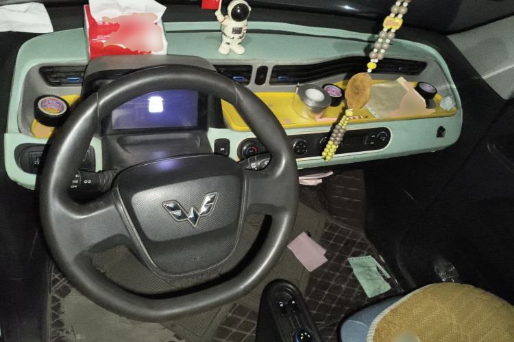 Used Wuling Hongguang MINIEV 2020 Zizai Version Lithium-NMC Center Console