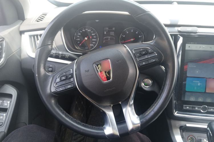 Used Roewe RX5 2018 20T Two-Wheel Drive Automatic Internet Smart Edition
