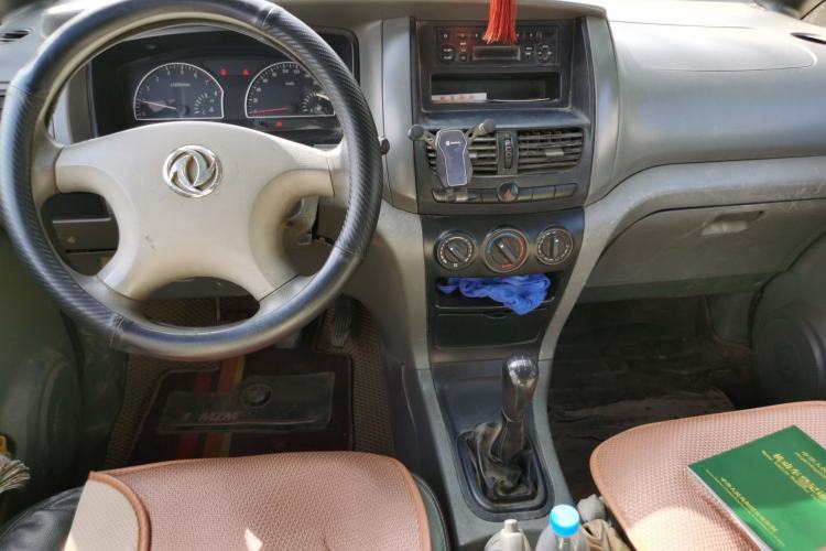 Used Dongfeng Shuaike 2011 1.5L Manual Standard Model 7 Seats China IV Standard Center Console