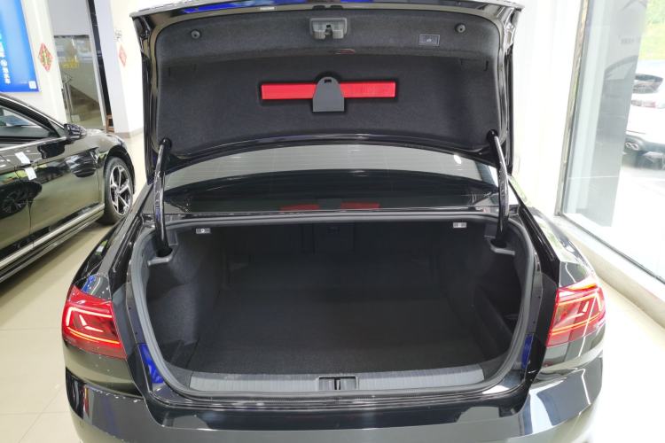 Used Volkswagen Magotan 2020 330TSI DSG Luxury Edition Trunk