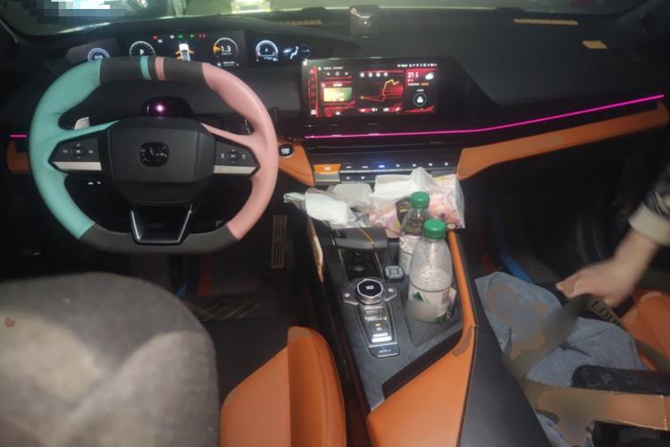 Used CHANGAN UNI-V 2023 1.5T Sport Edition Center Console