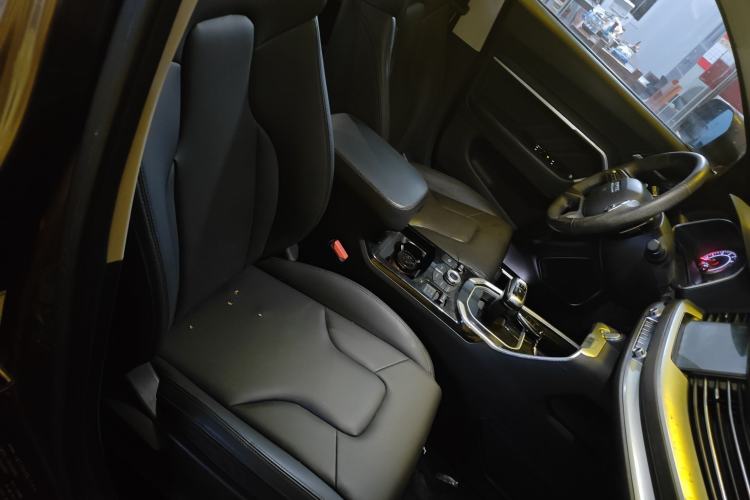 Used Haval H6 2017 Red Label 2.0T Automatic Two-Wheel Drive ZhiShang Model