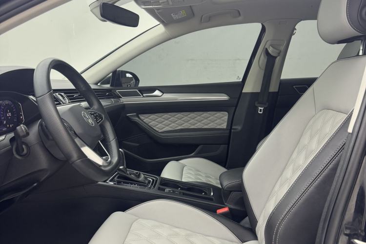 Used Volkswagen Magotan 2023 2 Million Units Limited Edition 330TSI DSG Leading Version
