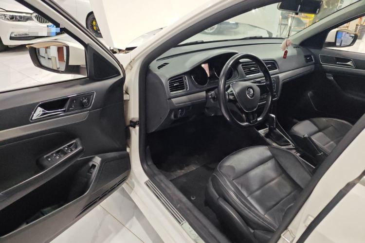 Used Volkswagen Lavida 2015 1.6L Automatic Comfort Edition Driver Seat