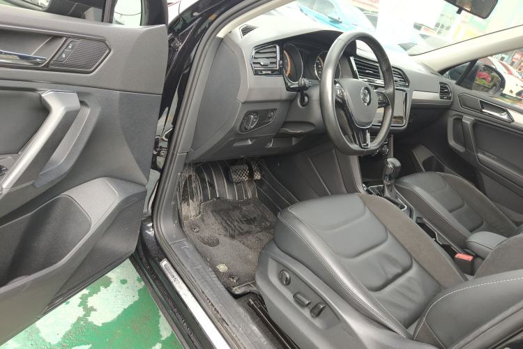 Used Volkswagen Tiguan L 2019 Updated Version 330TSI Automatic Two-Wheel Drive Panoramic Comfort Edition China VI Standard Driver Seat