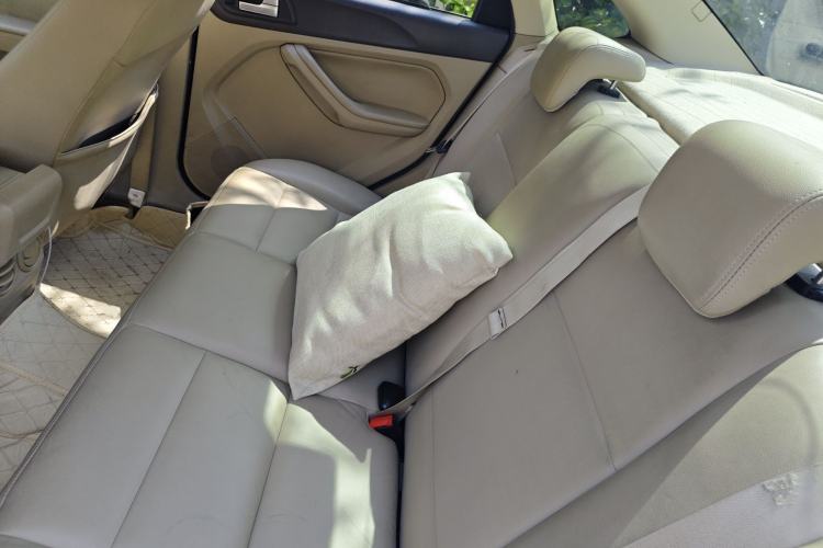 Used Ford Focus 2011 Sedan 1.8L Automatic Fashion Edition
