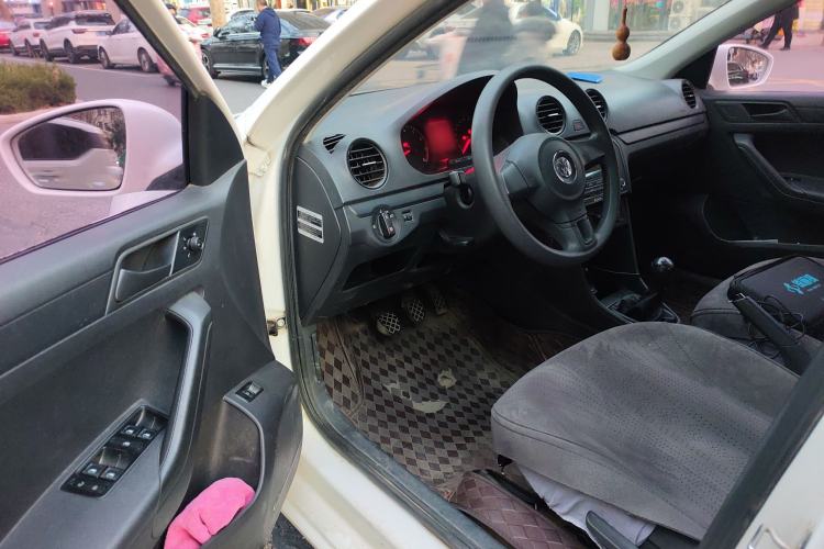 Used Volkswagen Jetta 2015 Value Edition 1.6L Manual Fashionable Style
