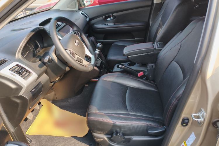 Used BYD S6 2014 1.5TI Manual Luxury 5-Seater
