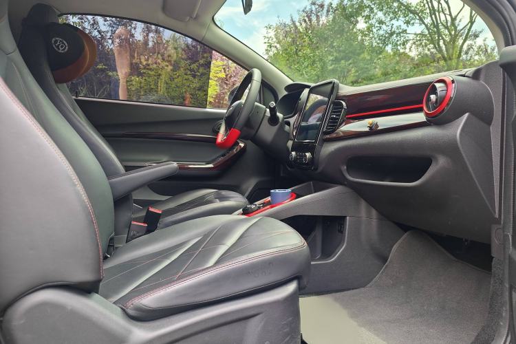 Used Chery New Energy Little Ant 2022 Revised Version Sweet Pink Edition Half-Sugar Version Lithium Iron Phosphate 30.7 kWh 30 kW 301 km