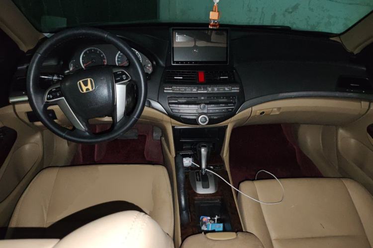 Used Honda Accord 2010 2.4L LX Center Console
