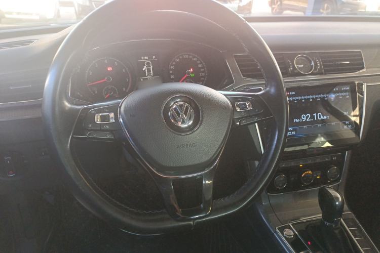 Used Volkswagen Passat 2017 330TSI DSG Luxury Edition
