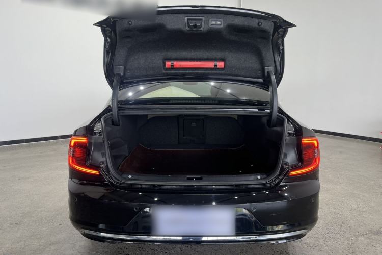 Used Volvo S90 2024 B5 Zhiyuan Luxury Edition
