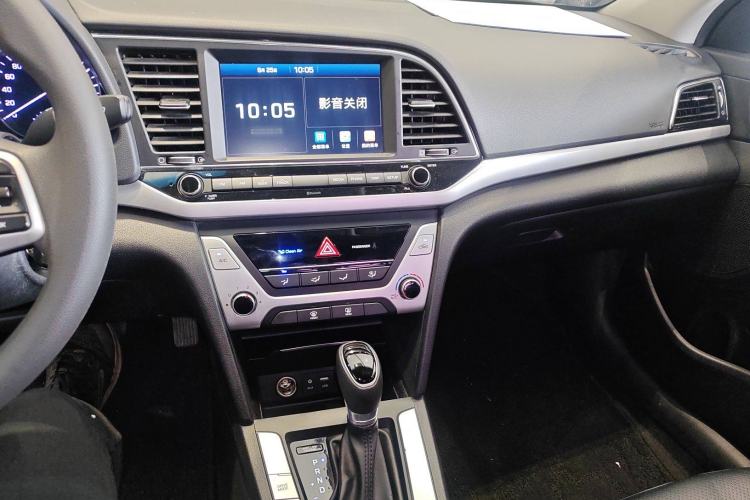 Used Hyundai Elantra (6th Generation / Lingdong) 2016 1.6L Automatic ZhiXuan – Elite Version Audio And AC Panel