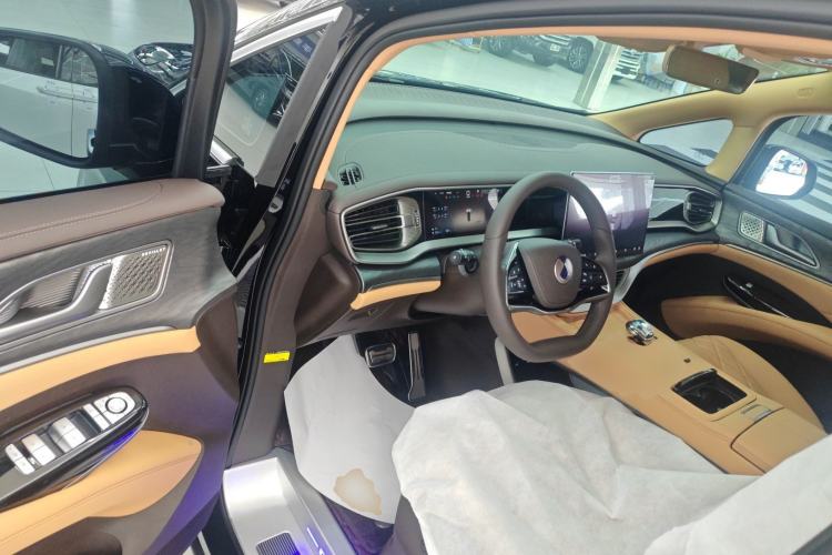 Used Denza D9 2025 DM-i Smart Drive 1020 Four-Wheel Drive Deluxe Model Driver Seat