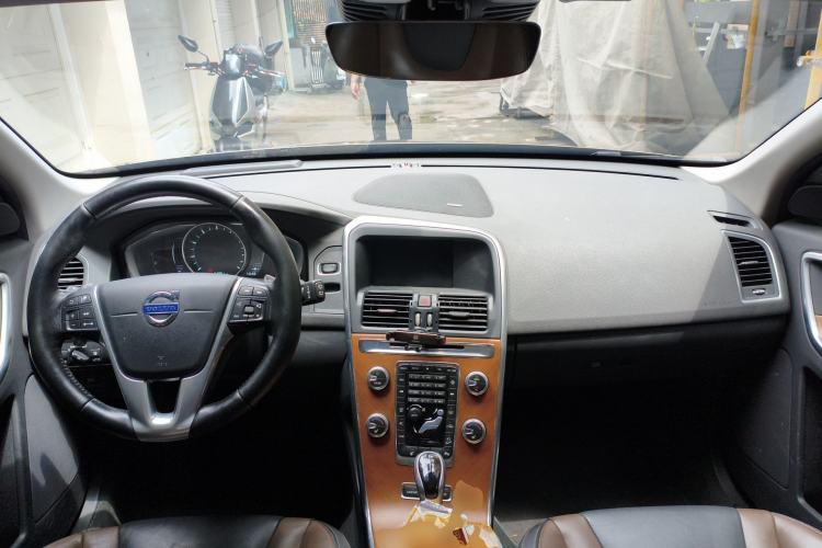 Used Volvo XC60 2015 T6 AWD Smart Version