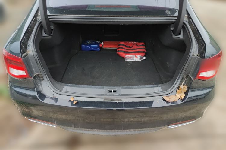 Used GAC Trumpchi GA8 2017 280T Deluxe Edition Trunk